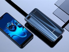 赵明：荣耀用户超1.2亿 海外市场超100%增长