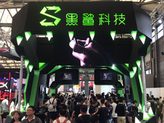 CJ展黑鲨发布全新游戏手柄和蓝牙耳机