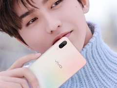 vivo X23幻彩版发售在即，代言人蔡徐坤刷屏全城
