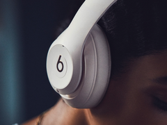 还在为噪音而烦恼么？你需要一款降噪耳机