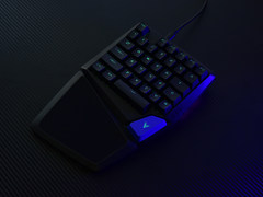 单手游戏利器  雷柏V550RGB游戏机械键盘评测