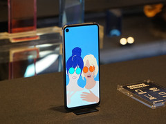 黑瞳全视屏+2400万像素三摄 三星Galaxy A8s发布