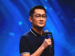 马化腾带员工跳《创造101》主题曲 网友：这是腾讯孟美岐吧