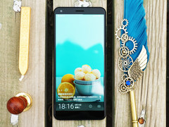 良心千元机！中兴Blade V9上手评测：暗光双摄和高清全面屏抢眼