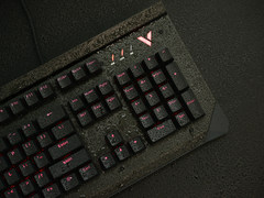 无惧水尘 雷柏V750防水游戏机械键盘评测