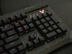 红外开关+IP68级防水 雷柏V750机械键盘图赏