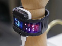 柔性屏新品将至 努比亚确认参加MWC2019