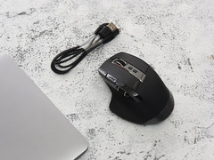 颜值手感俱佳 雷柏MT750S多模无线鼠标开箱