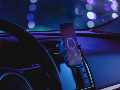 首款支持20W无线闪充   小米9最佳搭档无线快充新品发布