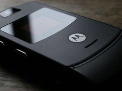 折叠一次还不够？ 摩托罗拉正在研究两次折叠手机