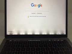苹果似乎默默地“解决”了MacBook Pro的“舞台灯光”问题