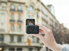 索尼推出RX0 II运动相机 屏幕可翻转180度