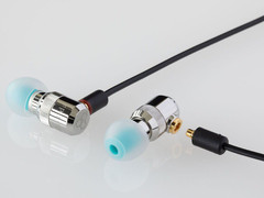 e-Earphone推出饭田里穗联名耳机—FI-DO6SS ANT20