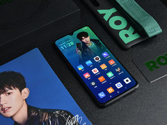 透明机甲风/专属元素加持 小米9王源限定版上手