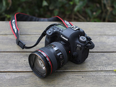 佳能6D Mark II夜拍重庆 出色高感画质再现山城美景