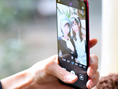 拒绝过度美颜 四美女3200万像素荣耀20i自然美拍初体验