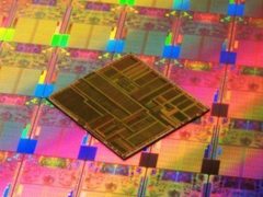 吸取当年10nm跳票的教训，英特尔承诺2021年推出7nm产品