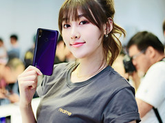 4800万升降全面屏1499元起 realme X 现场体验