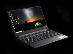 “全面屏”游戏本鼻祖 技嘉Areo 15酷炫开箱