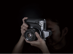 一亿两百万像素中画幅无反相机来了 富士GFX 100发布！