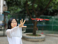 意念新玩法 还能锻炼专注力 UDrone意念无人机体验