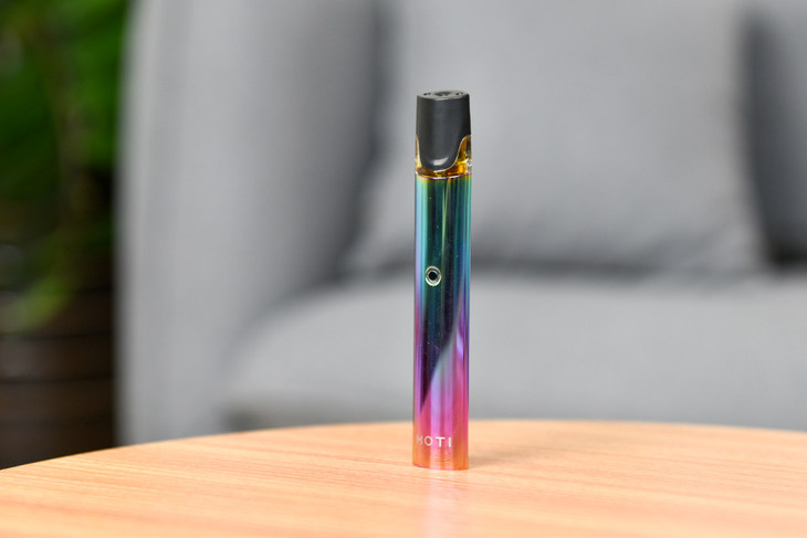 而bink mini为一次性电子烟,外观与传统香烟相同,它的优势在于更