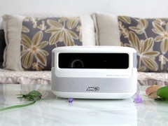 白天也能清晰看大片 坚果J9家用投影仪图赏