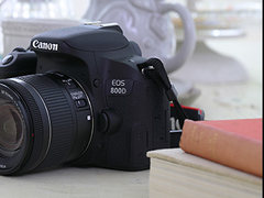 入门机最强王者佳能EOS 800D，18-55mm套机售价4999元！