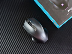 畅玩无线电竞 雷柏V20 PRO双模版游戏鼠标图赏