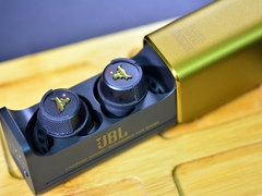 JBL/UA FLASH PROJECT ROCK 巨石强森版真无线运动耳机测评