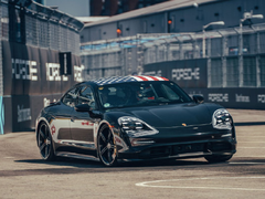 绝了！保时捷要和苹果合作 带来车载娱乐服务