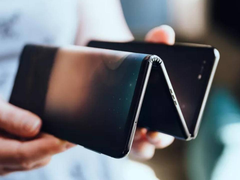 新花样！TCL折叠手机曝光：三折叠Z形设计