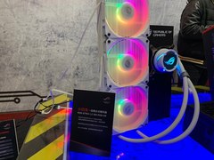 华硕机电散产品闪耀亮相ROG DAY粉丝嘉年华