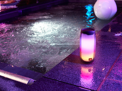 新品首发！JBL PULSE4音乐脉动四代便携式蓝牙音箱，流光幻彩，奇妙新声