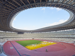 NEC的360度环绕型带状招牌显示屏助阵日本国立竞技场