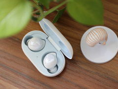 新配色？三星Galaxy Buds真无线耳机曝出天蓝色设计