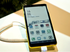 突破黑白视界 CES 2020海信发布全球首款彩色水墨屏阅读手机