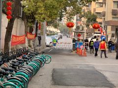 别样“逆行”：我给被隔离小区送包裹