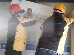 暂停的武汉城，快进的雷神山，他一天装了12台空调