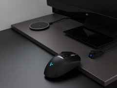 5G时代无线反冲，小米10可为雷柏VT350Q无线充电游戏鼠标充电