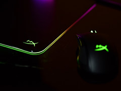 精准操控 HyperX FURY Ultra复仇女神终极版RGB游戏鼠标垫图赏