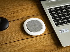 绒布表面质感出众 雷柏XC200无线充电器图评