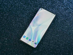 实力出众，一加8这块屏幕让人旦用难回