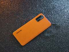 iQOO 3拉力橙开箱：灵感来自F1拉力赛的青春活力橙