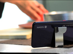 记录热腾腾的烟火气 中兴天机Axon 11做自己的导演