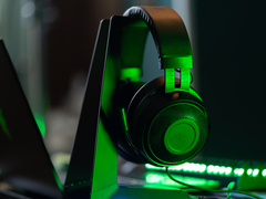 听声辨位掌握全局，雷蛇北海巨妖游戏耳机助你轻松获胜