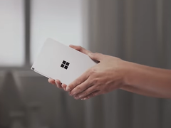 微软想赶在三星Fold 2发布之前发布Surface Duo