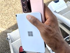 微软折叠手机真机谍照，厚度仅4.8毫米