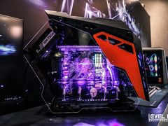 雷神推出首款浸没式水冷电竞主机 官宣与LGD战队合作