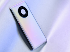 华为Mate40 Pro秘银图赏：星环设计探索未来科技